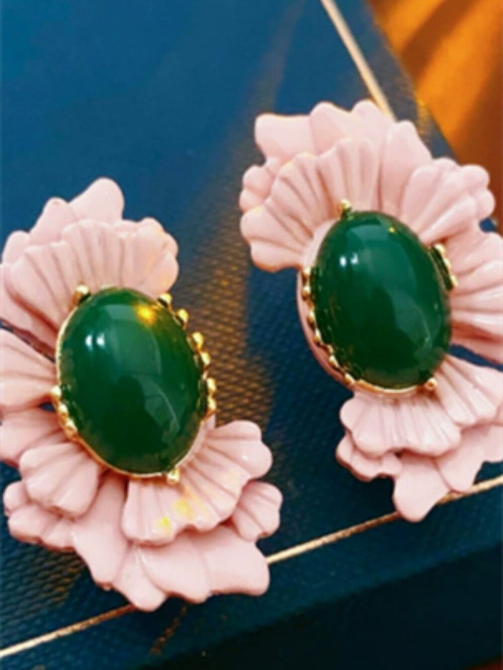 Women's earrings